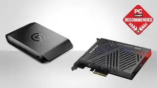 Elgato HD60 X மற்றும் Avermedia Live Duo வெள்ளி சாய்வு பின்னணியில், மேல் வலதுபுறத்தில் கேம் கீக் HUB பரிந்துரைக்கப்பட்ட லோகோவுடன்