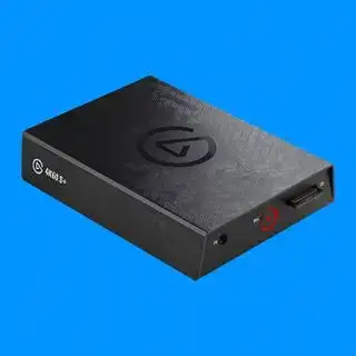 Elgato 4K60 S+ trên nền xanh