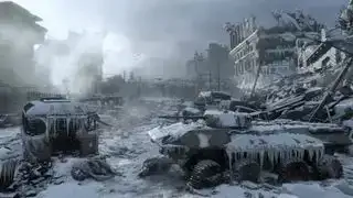 Ciudad abandonada cubierta de nieve y hielo.