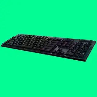 Os melhores teclados para jogos com fundos de cores diferentes