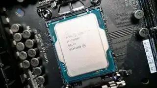 „Intel Core i9 12900K“ vaizdai iš arti su atidengtu lustu