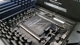 تم تصوير وحدة المعالجة المركزية Intel Core i5 12600K عن قرب