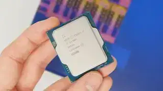 Un Intel Core i7 14700K avec un boitier siglé Intel Raptor Lake.