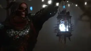 Ang Lamp Bearer, isang mandirigma sa skeletal armor, ay itinaas ang Umbral Lamp - isang malagim na bagay na napapalibutan ng mga kumikinang na gamugamo.