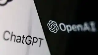 Logo OpenAI yang dipaparkan pada skrin telefon dan laman web ChatGPT yang dipaparkan pada skrin komputer riba dilihat dalam gambar ilustrasi yang diambil di Krakow, Poland pada 5 Disember 2022.