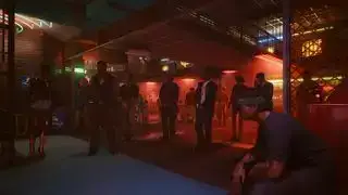 Cyberpunk 2077 - alle var samlet for at sørge over Jackie i baren El Coyoto Cojo.