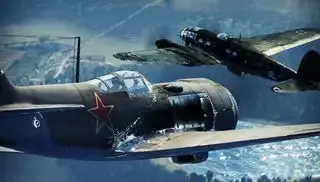 Geriausi skrydžiai – Antrojo pasaulinio karo koviniai lėktuvai, skrendantys į oro mūšį „War Thunder“.