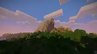 Minecraft シェーダー - バニラ プラス、日没時に影を落とす森林に覆われた山